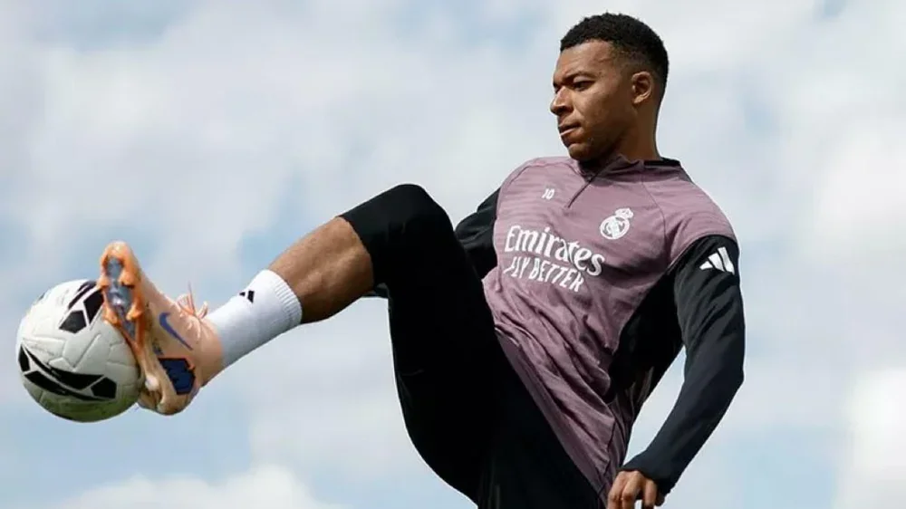 Tchouaméni y Mbappé entrenan con normalidad antes del 'Clásico'